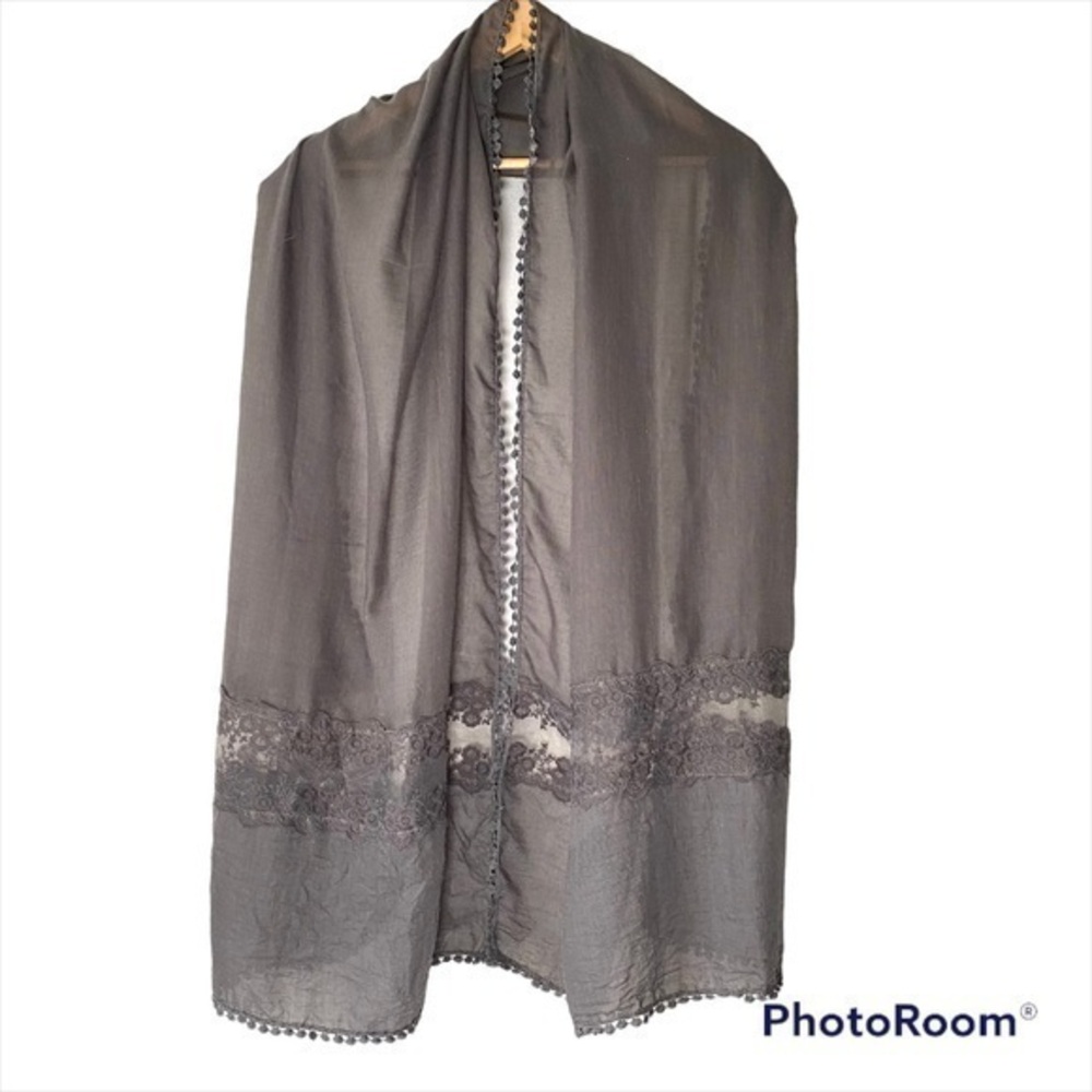 Large Gray Viscose‎ Scarf Lace Insets